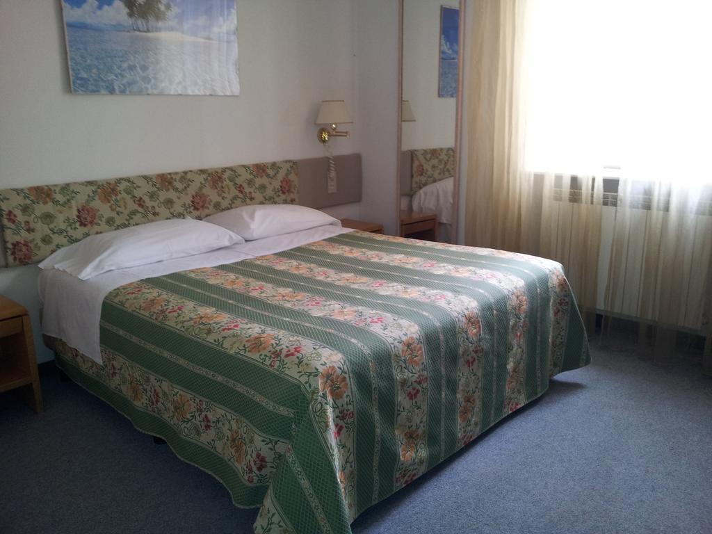Hotel Post Bérgamo Habitación foto